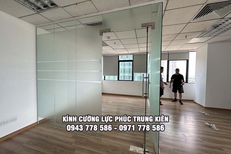 ứng dụng kính cường lực trong nhà ở